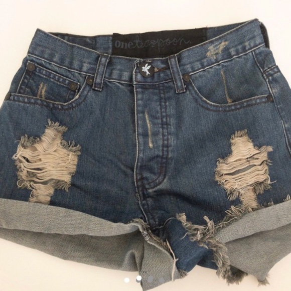 One Teaspoon distressed denim shorts - Picture 1 of 2